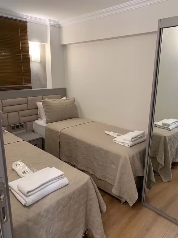 REGENCY WORLD SUITE