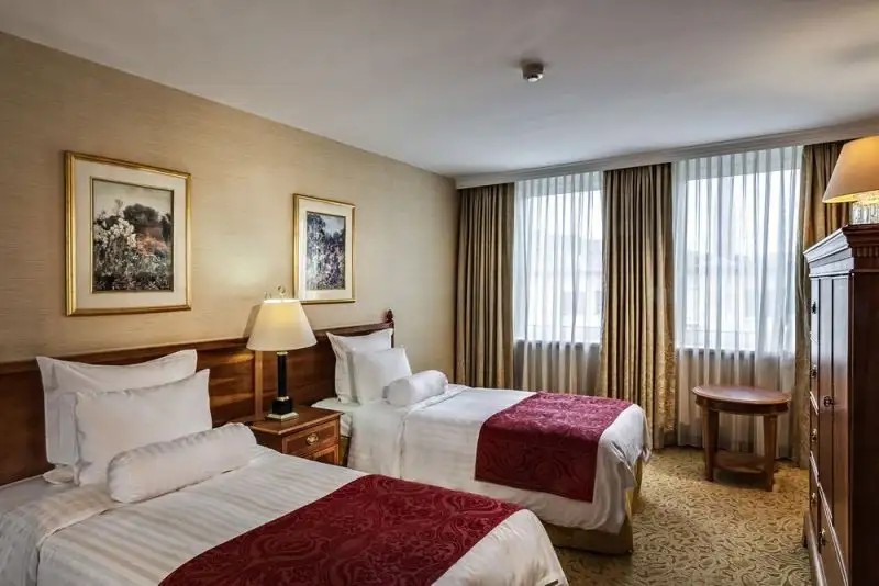 MILLENIUM COURT MARRIOTT EXECUTIVE APARTMENTS