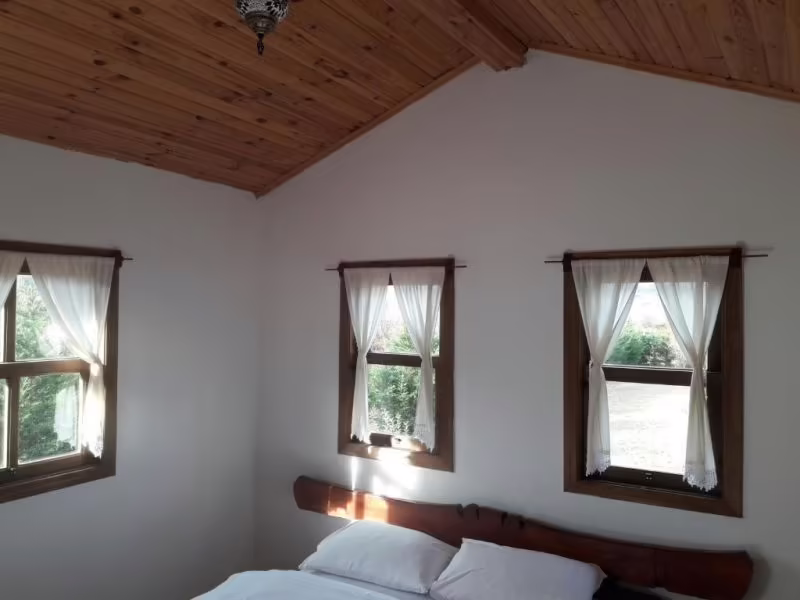 VIRA CREEK HOUSE & VIRA GARDEN HOUSE BUNGALOW