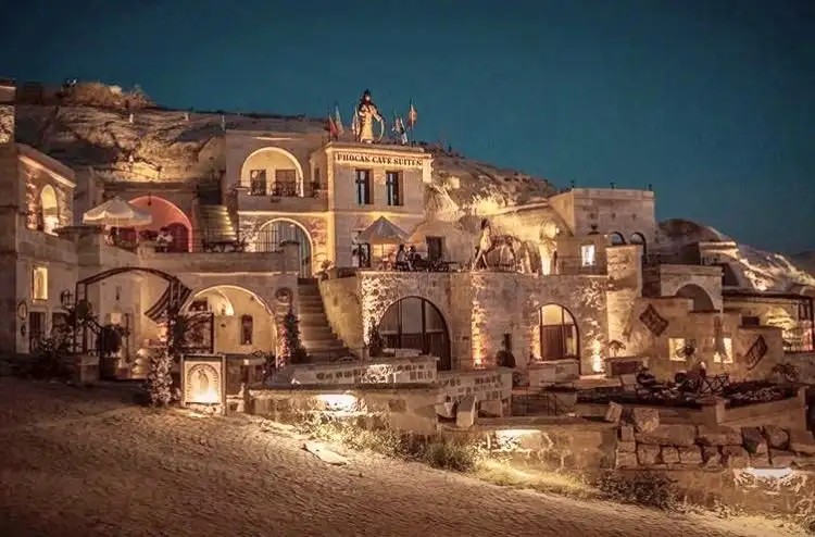 PHOCAS CAVE SUITES