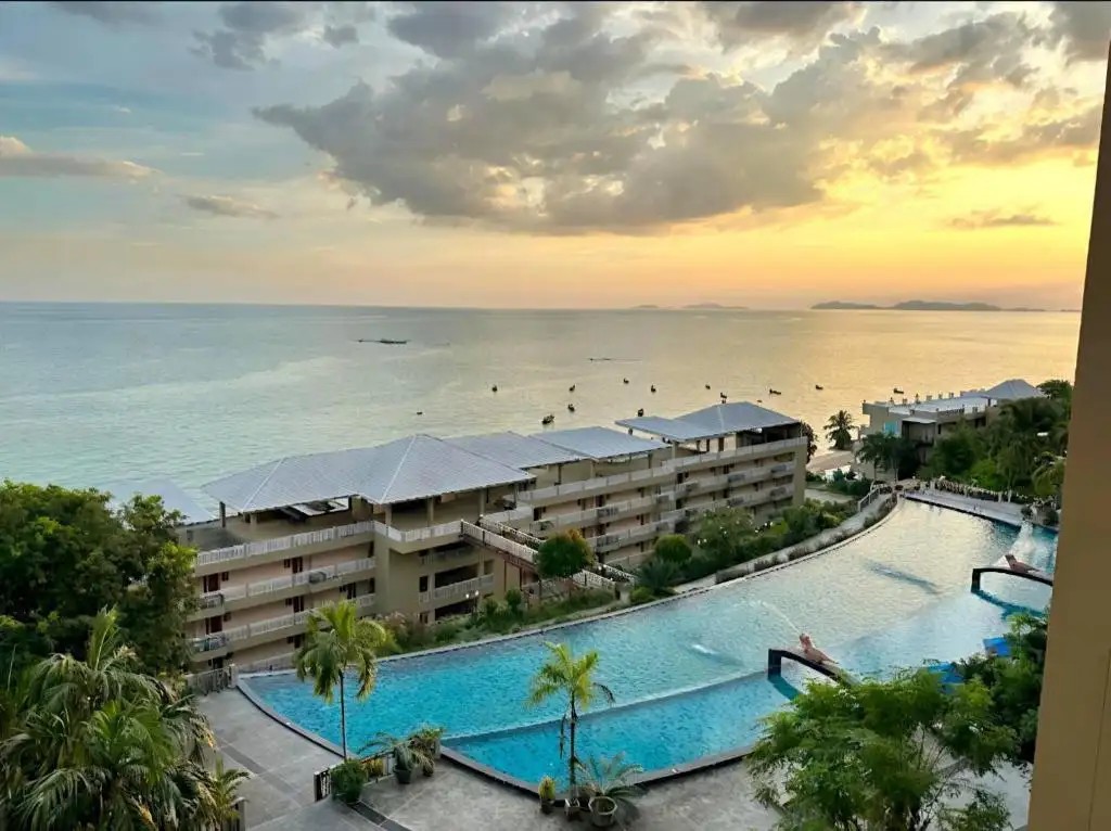 ROYAL PHALA CLIFF BEACH