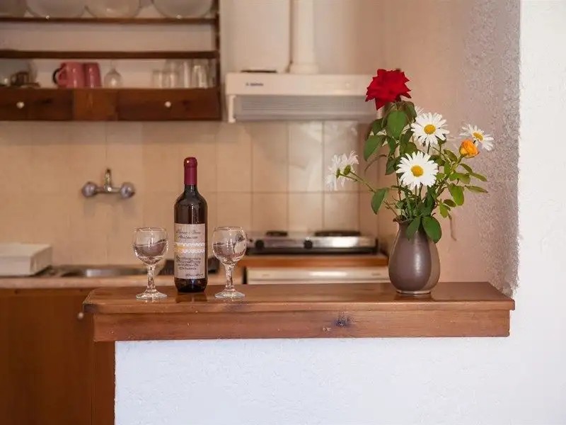 THANIA SEASIDE LUXURY SMOTEL (EX. THANIA STUDIOS APT)