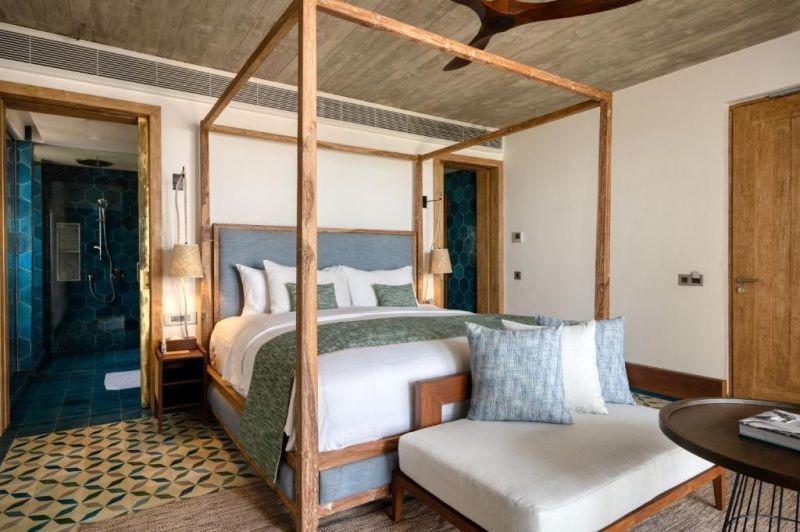 bay view pool suite