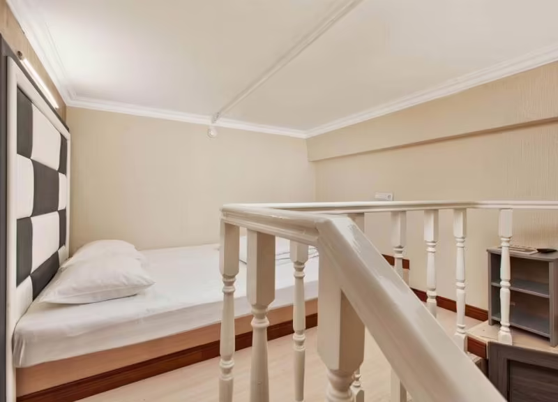 CROCUSS HOTEL (КРОКУСС)
