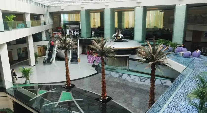 REGAL AIRPORT HOTEL MEETING & CONFERENCE CENTER