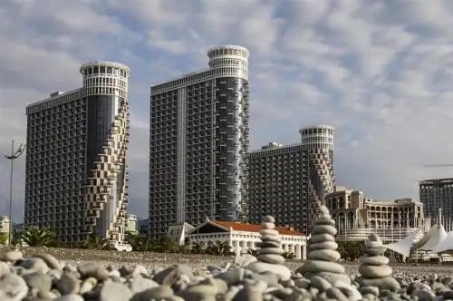 SEA SIDE APART