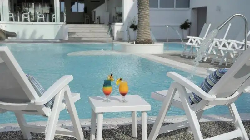 LIQUID HOTEL APTS