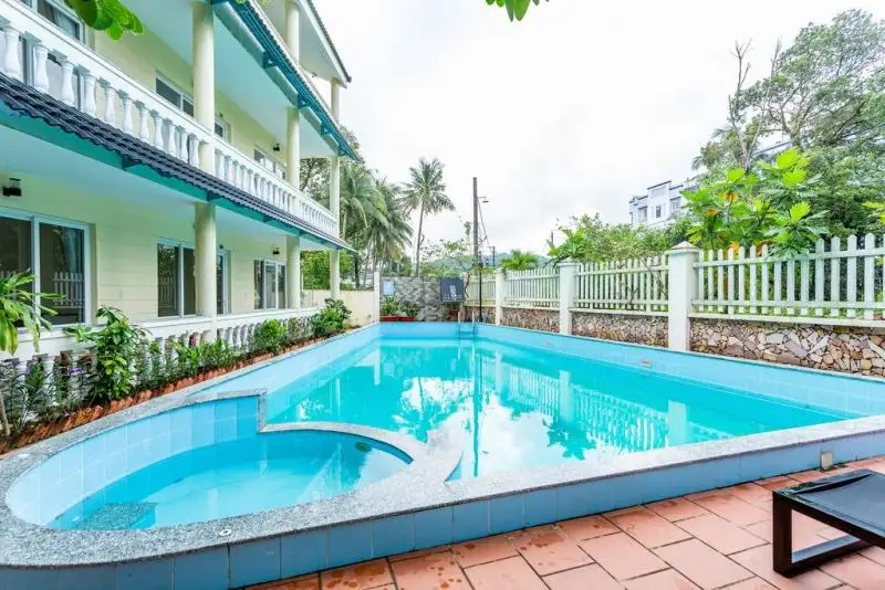 UP VILLAGE HOTEL
