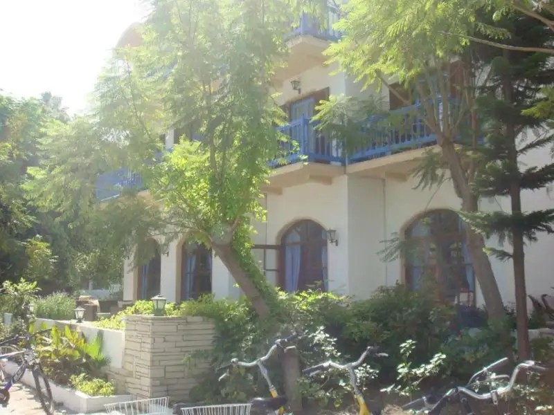 THEODOROU BEACH HOTEL APARTMENTS