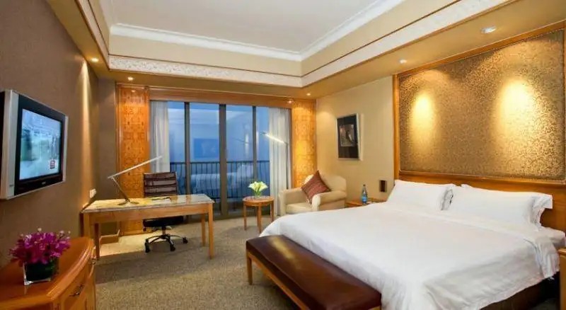 CROWNE PLAZA LAKE MALAREN