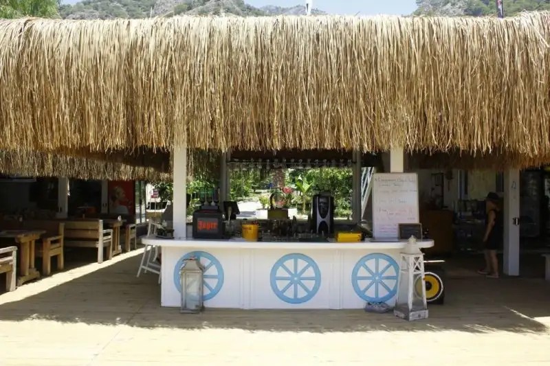 GOLDEN SAND BEACH & CARAVAN
