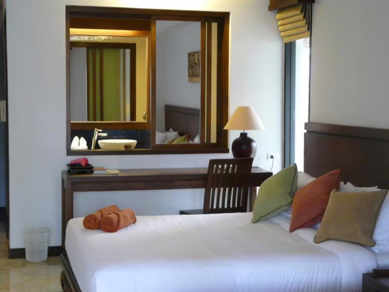 COCO HUT BEACH RESORT