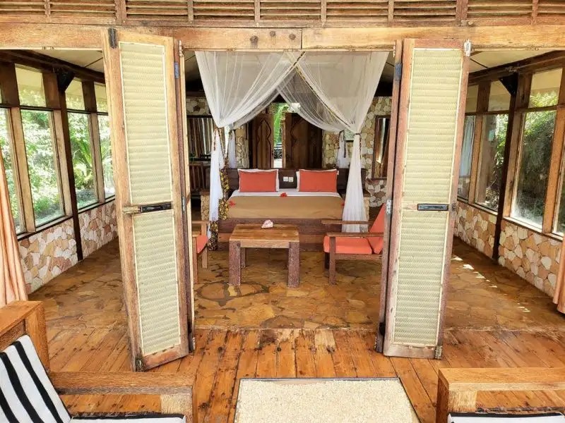 SEASONS LODGE