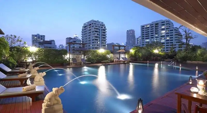 CENTRE POINT SUKHUMVIT 10