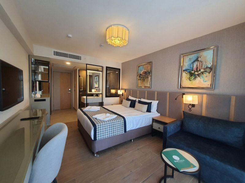 deluxe with jacuzzi and private garden