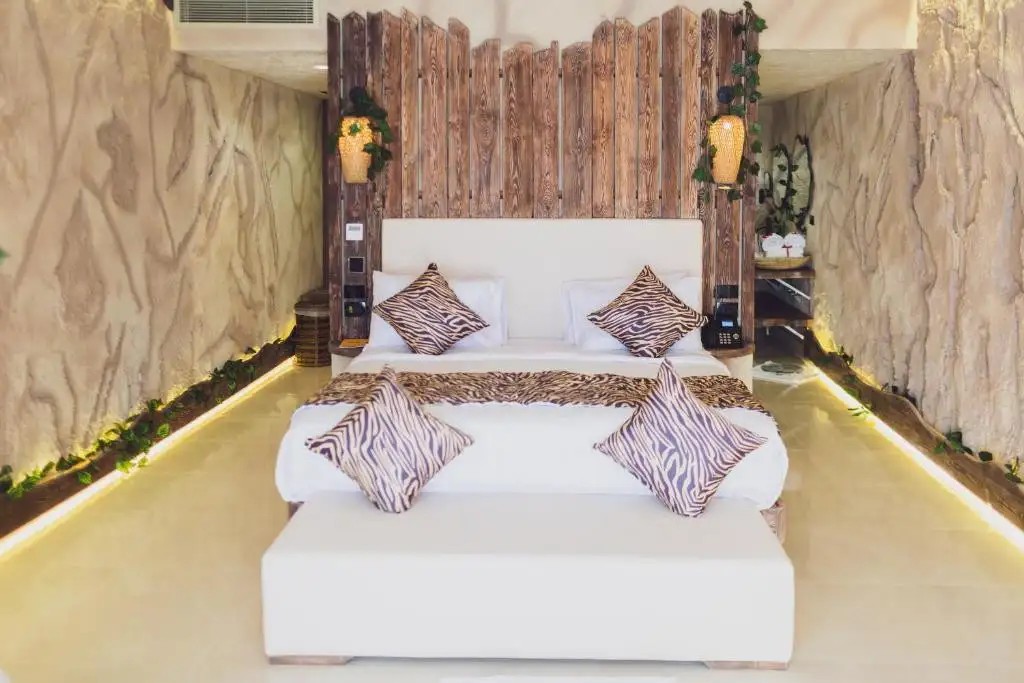 CAVES BEACH RESORT ADULTS ONLY 16+