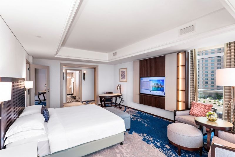 suite sea view with balcony and lounge access
