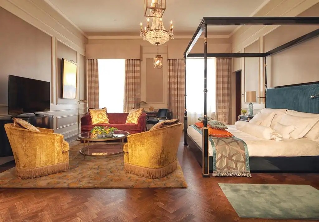 GRAND HOTEL EUROPE (ГРАНД ОТЕЛЬ ЕВРОПА)