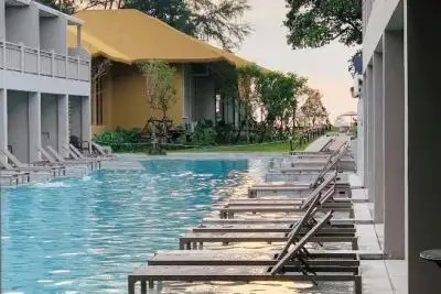 EMERALD BEACH RESORT & SPA