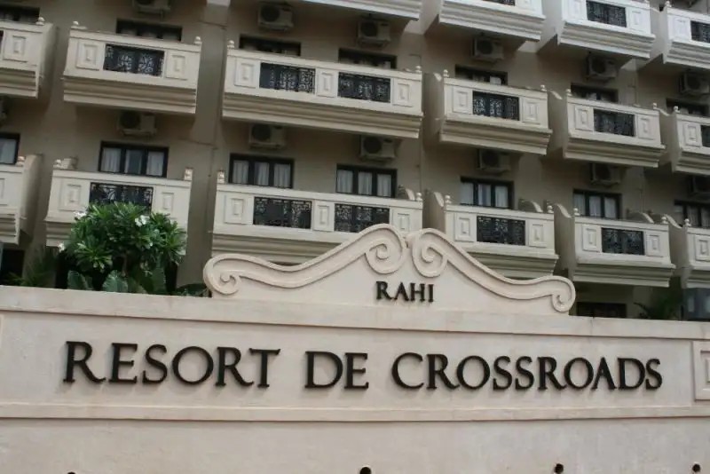 RESORT DE CROSSROADS