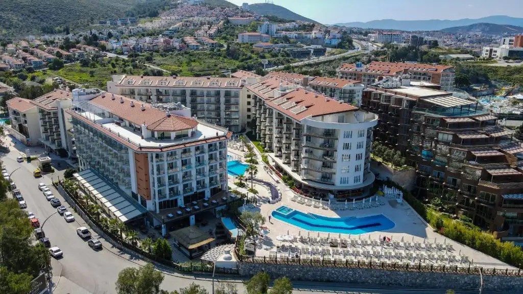RAMADA HOTEL & SUITES BY WYNDHAM KUSADASI