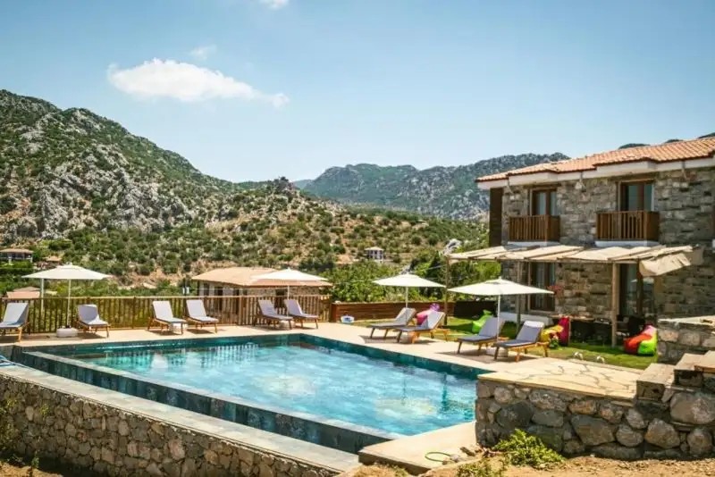 ALICE TATIL EVI