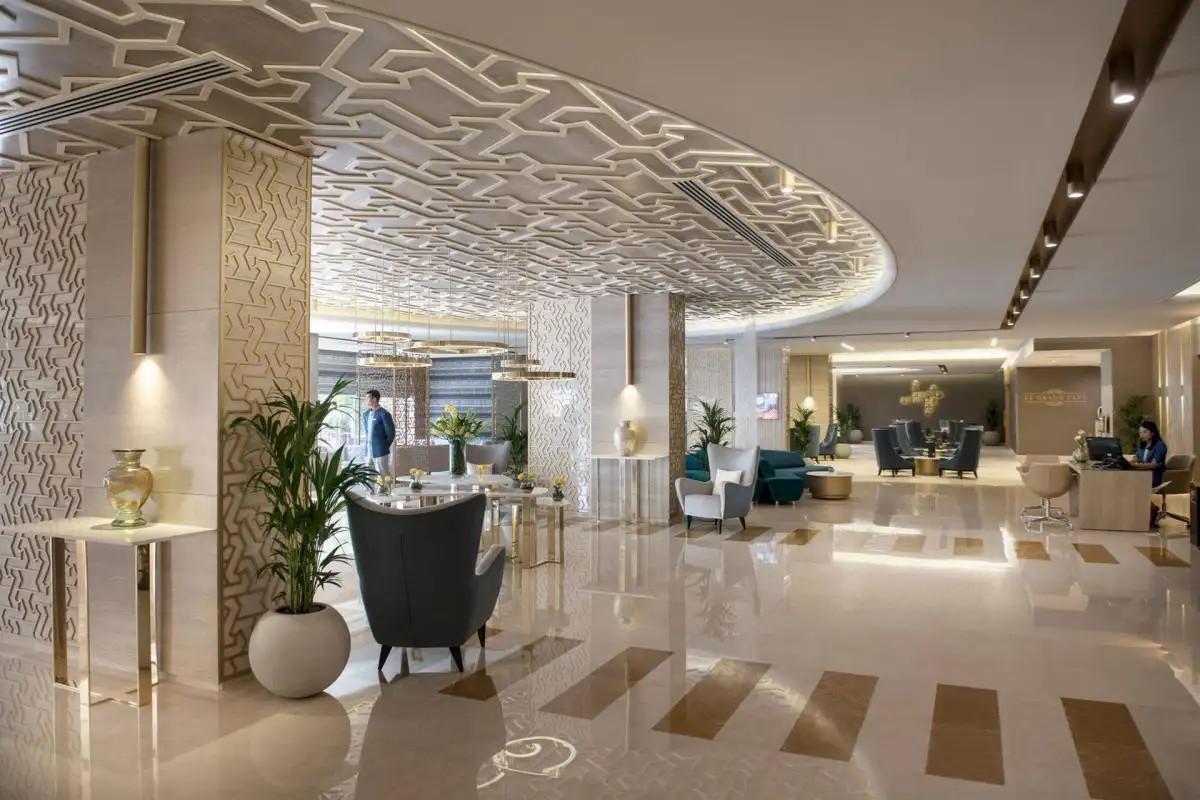 TWO SEASONS HOTEL & APARTMENTS (EX. GLORIA HOTEL)