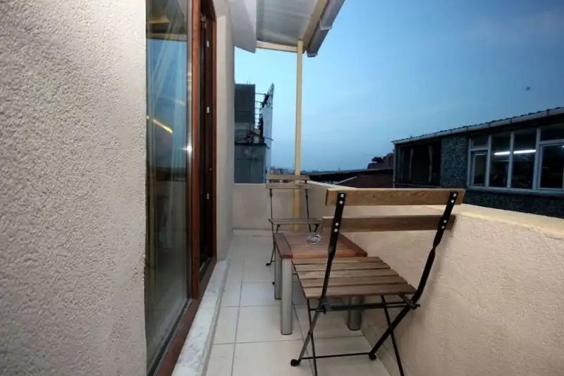 MINI HOUSE HOTEL