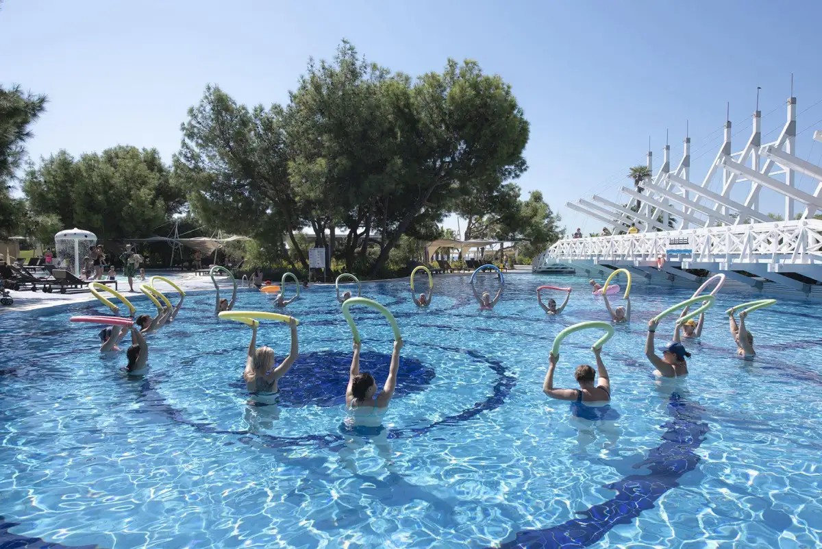 LYKIA WORLD & LINKS GOLF