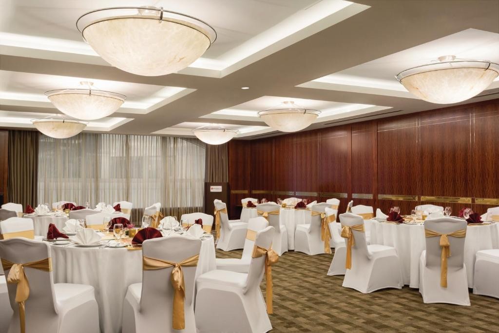 CROWNE PLAZA DUBAI JUMEIRAH (EX. RAMADA BY WYNDHAM JUMEIRAH)