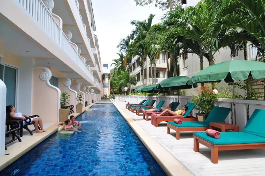 BAAN KARONBURI RESORT