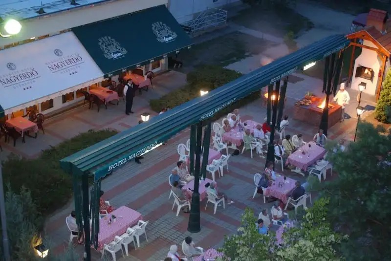 HUNGUEST HOTEL NAGYERDO