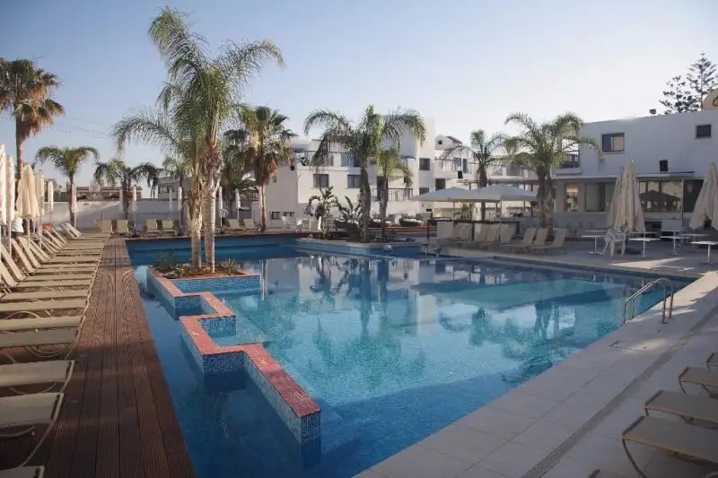 TSOKKOS HOLIDAY HOTEL APTS