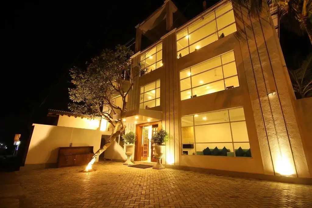 ROCK FORT BEACH RESORT
