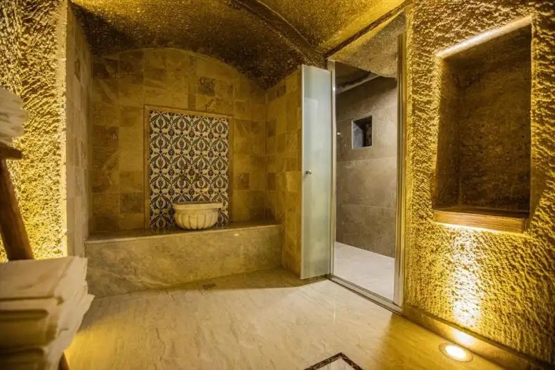 ADA CAVE SUITES