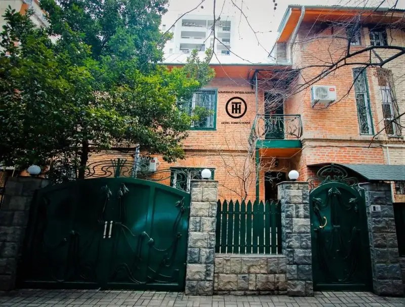 TOMAS HOUSE