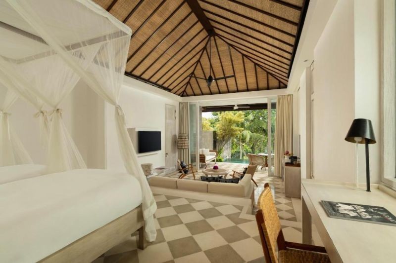 uma pool villa