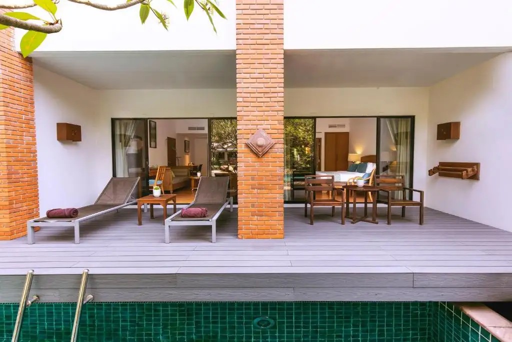 WOODLANDS HOTEL & RESORT