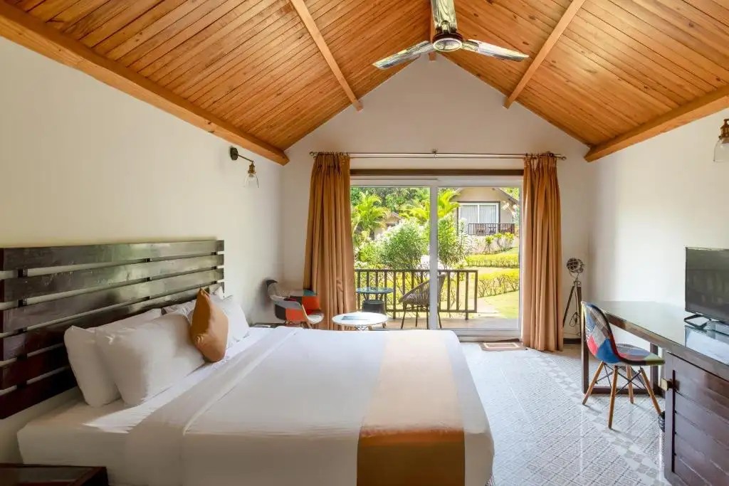 STONE WOOD RESORT & SPA