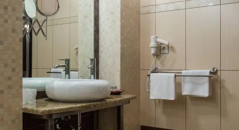 HUNGUEST HOTEL APOLLO (EX. APOLLO THERMAL HOTEL APART)