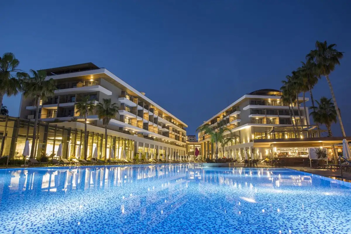 ACANTHUS CENNET BARUT COLLECTION