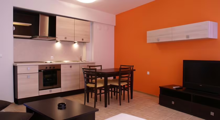 ROYAL COVE RESIDENCE APT