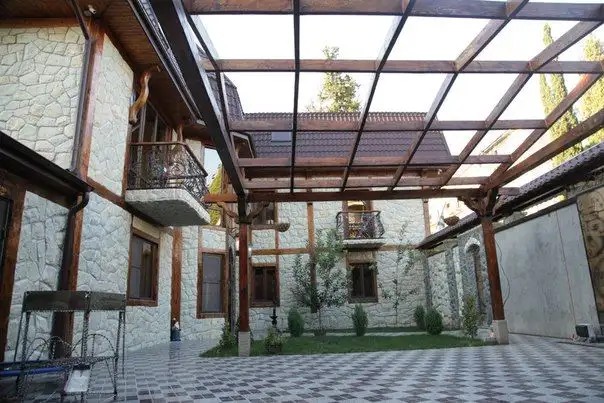 ГЕСТ КАСЛ (СУХУМСКИЙ ЗАМОК)