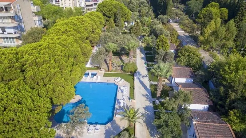 RISUS GARDEN MARINA BOUTIQUE