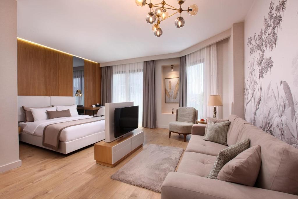 THE PEARL SUITES