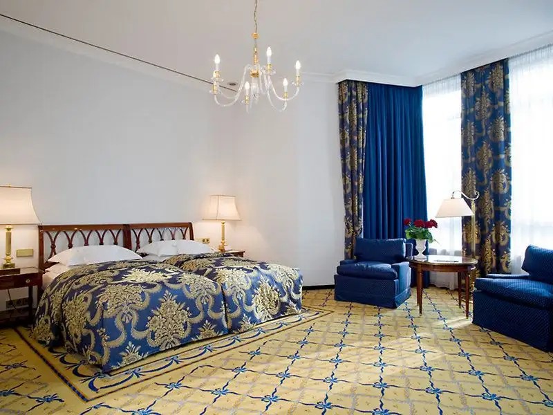 EXCELSIOR HOTEL ERNST