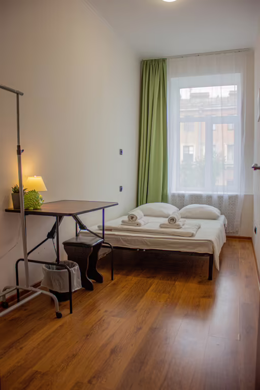 SIMPLE SEASONS ROOMS