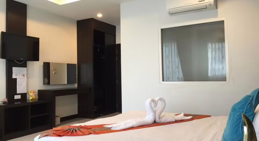 NINAS HOTEL