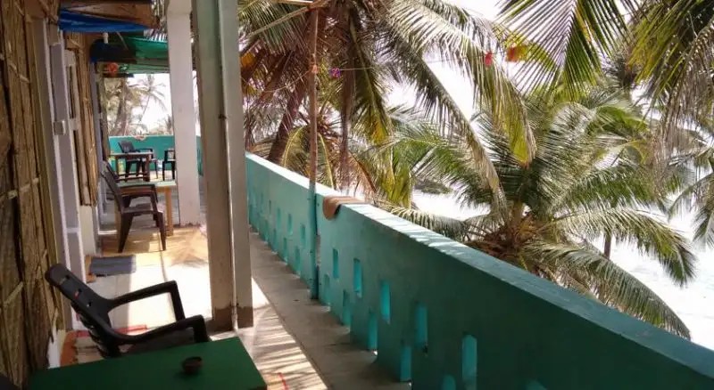 OM GANESH SAAVI GUEST HOUSE