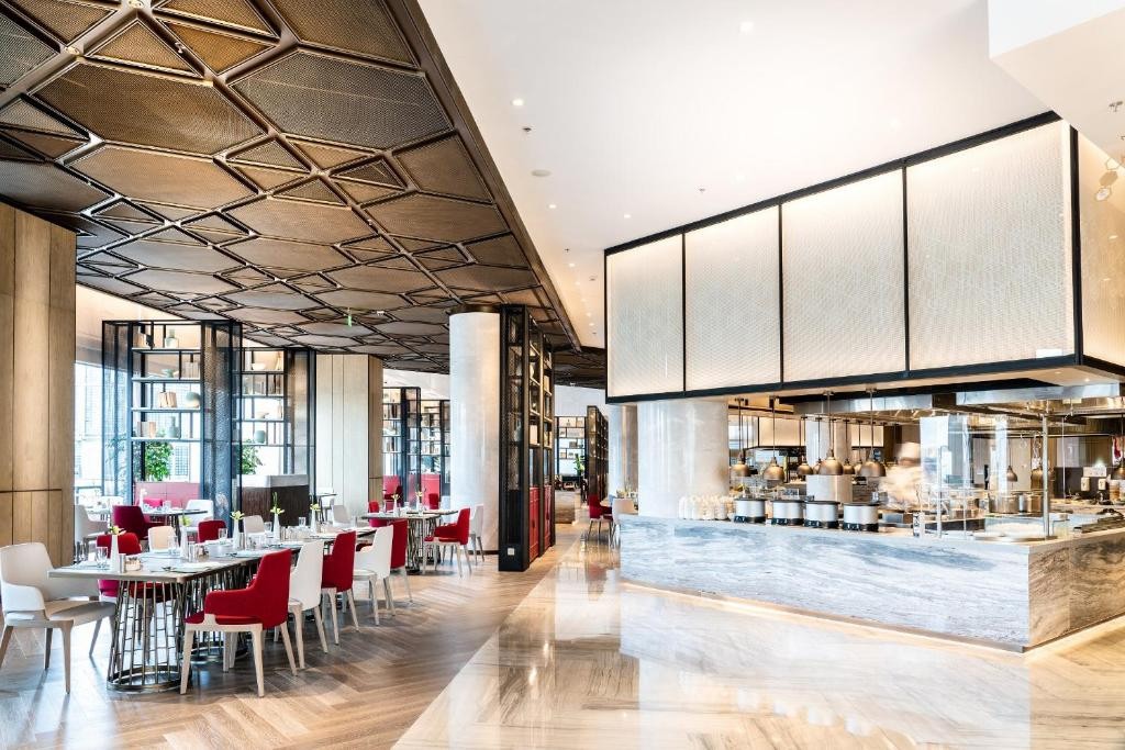 CONRAD SHANGHAI (EX. LE ROYAL MERIDIEN SHANGHAI)